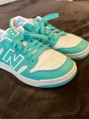 New Balance Kids Teal and White Low-Top Sneakers
